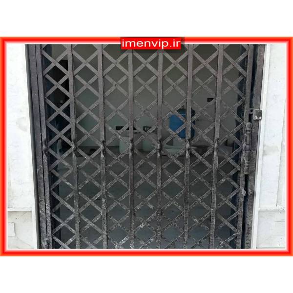 درب آکاردئونی برای حفاظت از آپارتمان