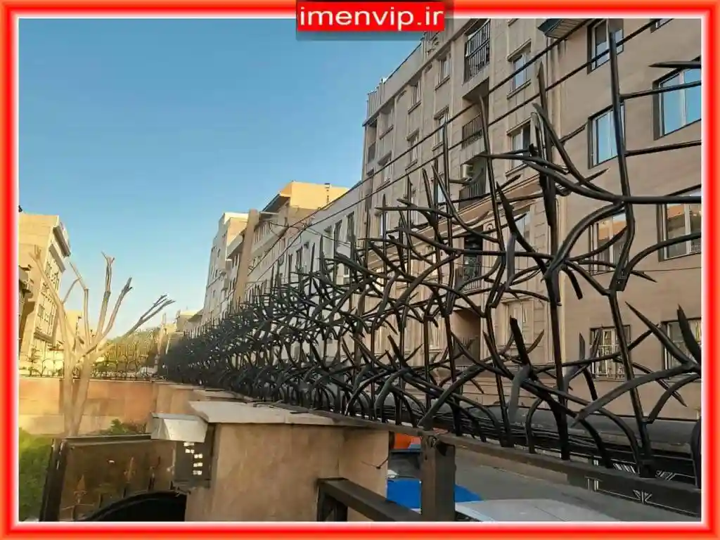 نرده روی دیوار امنیت ساختمان