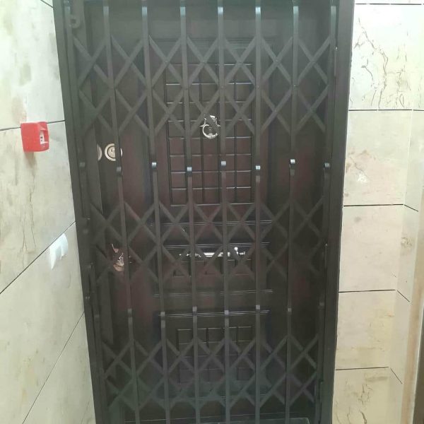 عکس درب آکاردئونی ضد سرقت سفید