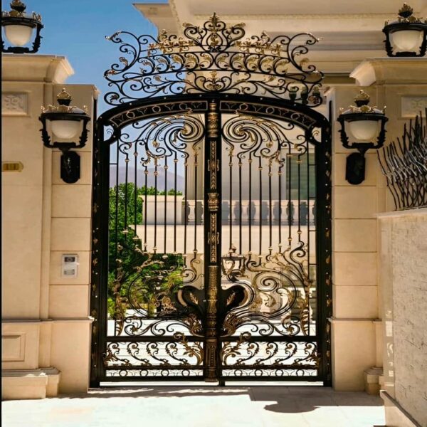نمونه عکس درب فرفورژه فلزی ورودی ساختمان
