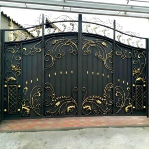 درب حیاط آهنی