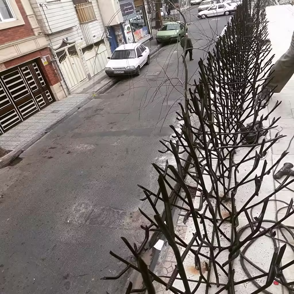 حفاظ بوته ای تراکم ۶۷ نصب شده بر روی دیوار