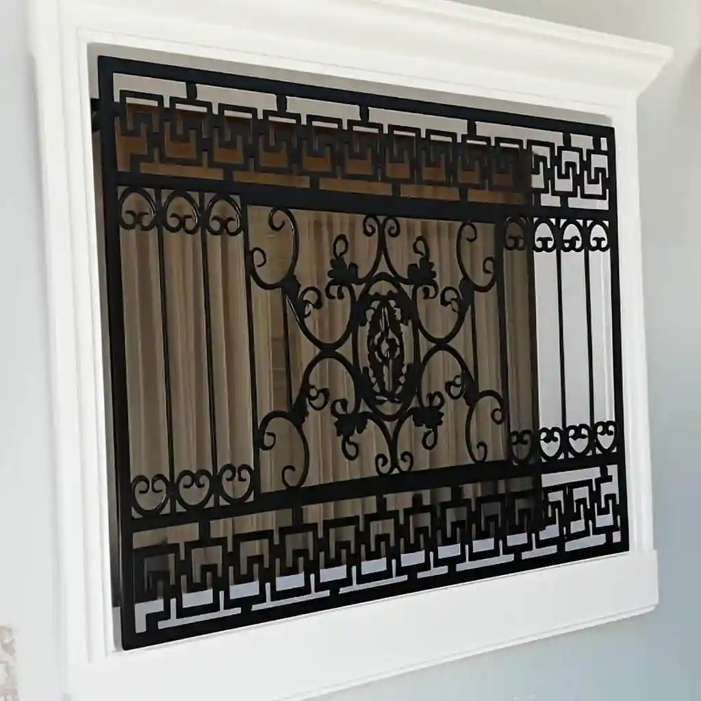 حفاظ پنجره مدل ورساچه با طراحی لوکس و فرفورژه