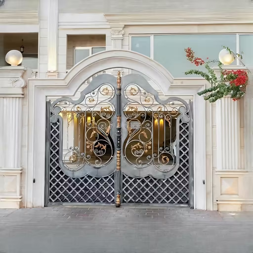 درب پارکینگ ارغوان ضدزنگ با طراحی کلاسیک