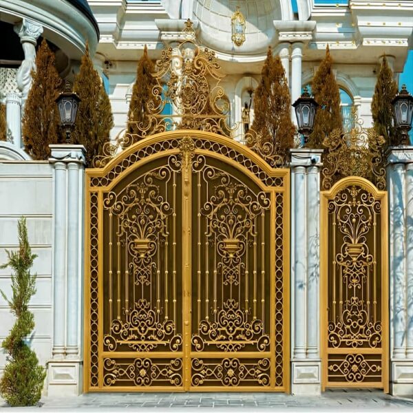 درب مدل موناکو فرفورژه با رنگ طلایی و مشکی