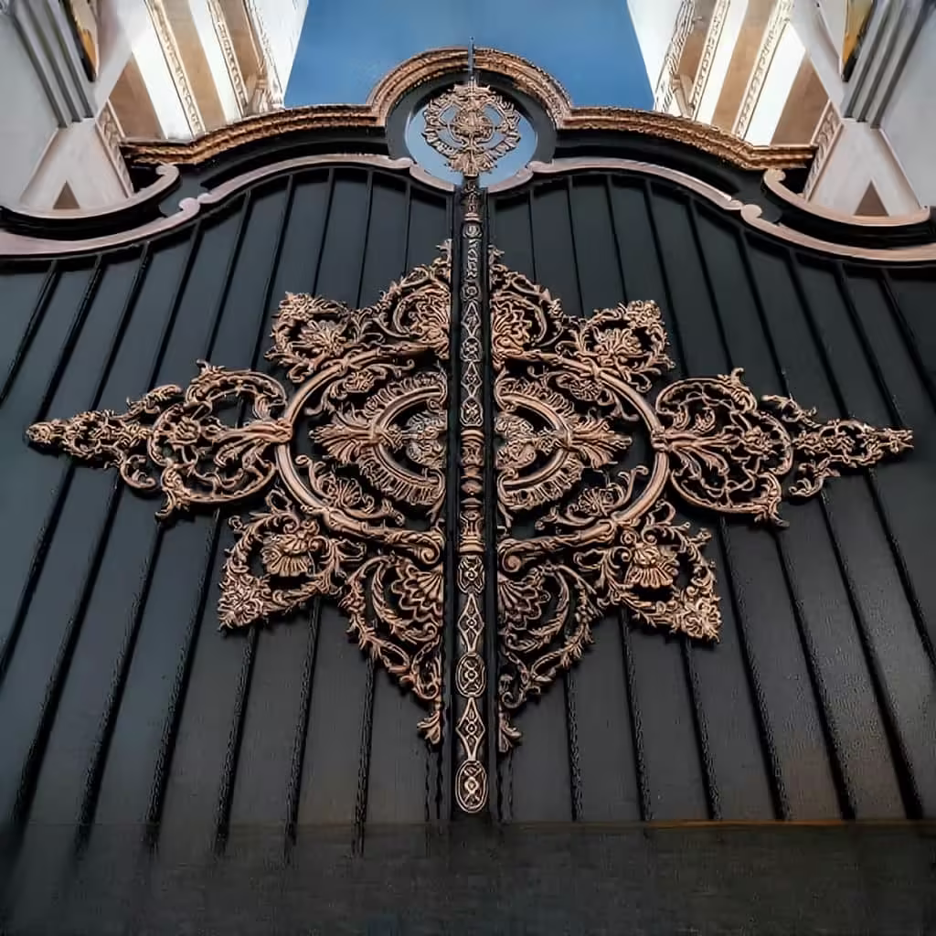 درب فرفورژه گل آرا با طرح گل و میلگردهای منحنی