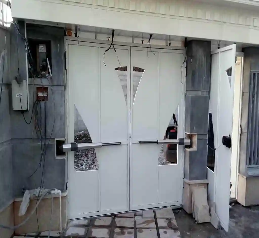 نصب و راه&zwnj;اندازی جک درب پارکینگ