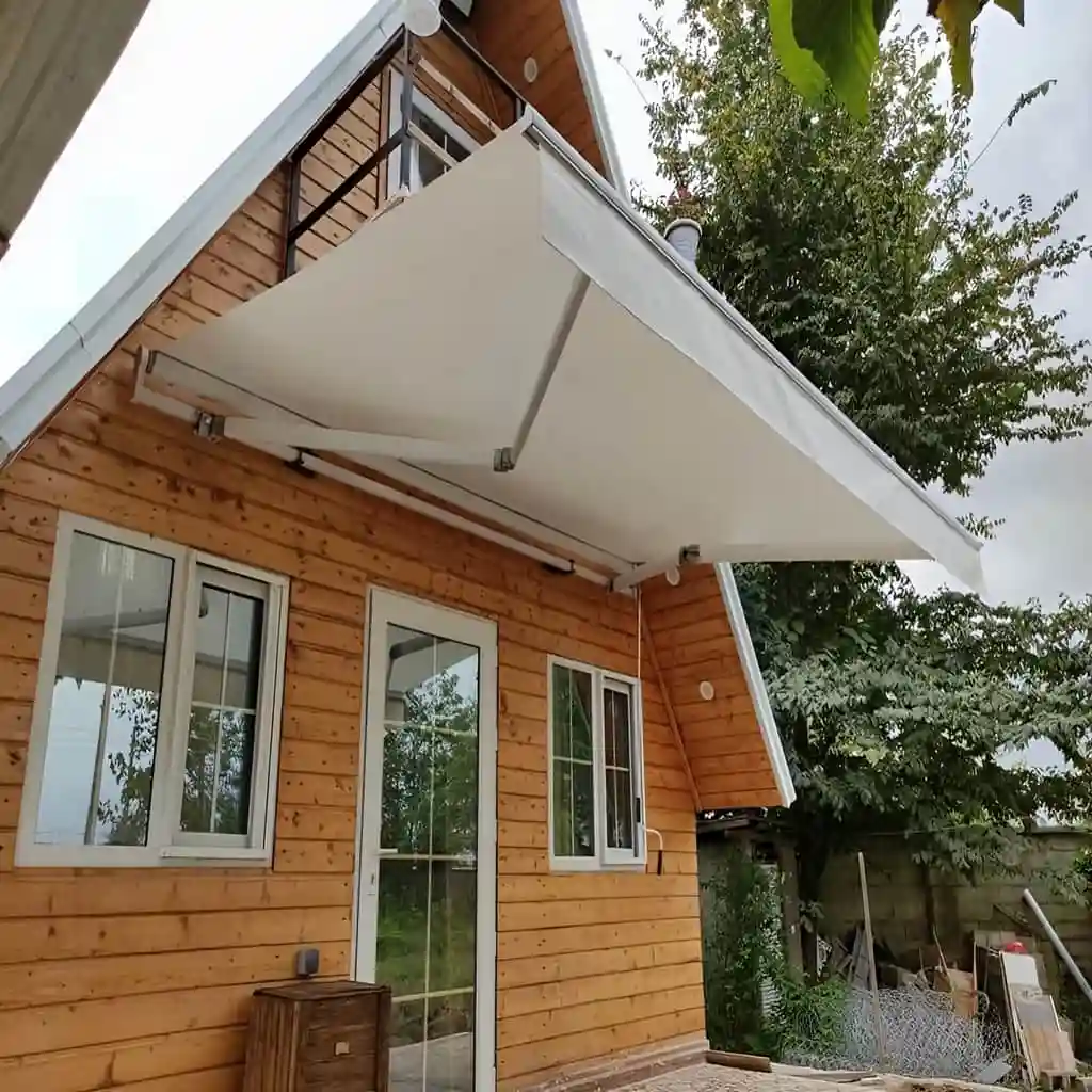 سایبان&zwnj; برقی ریلی و پرگولا برای فضاهای پرتردد