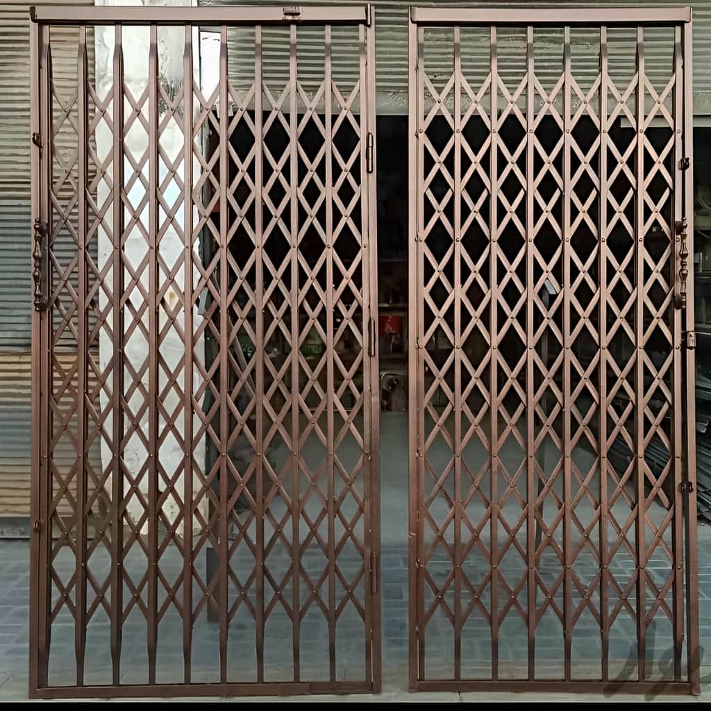 فروش درب آکاردئونی ساختمان پنج گل در ساری