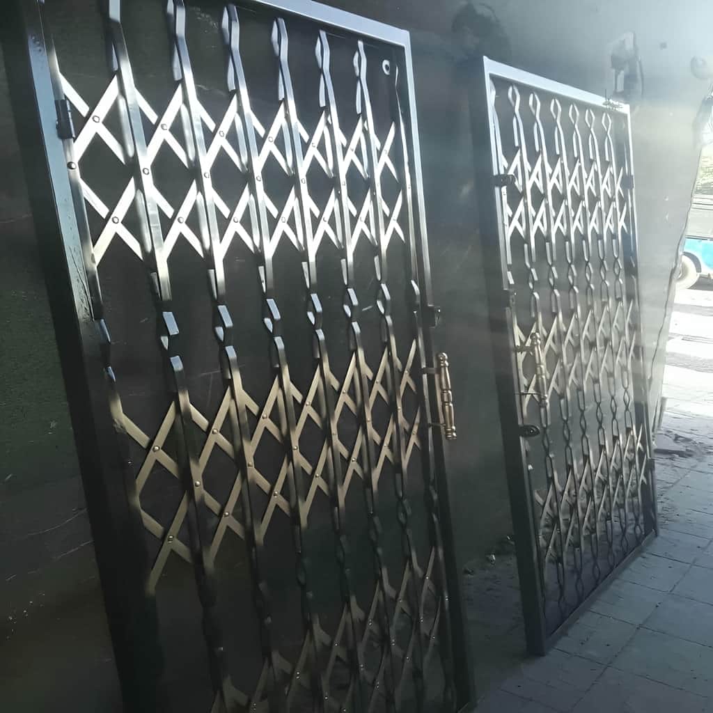 خرید درب آکاردئونی حفاظ ساختمان سه گل در سقز