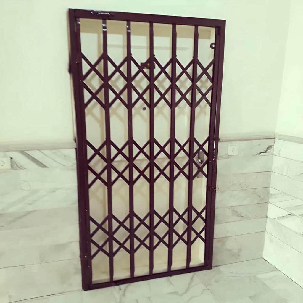 نصب درب آکاردئونی ساختمان چهارگل در استان خوزستان