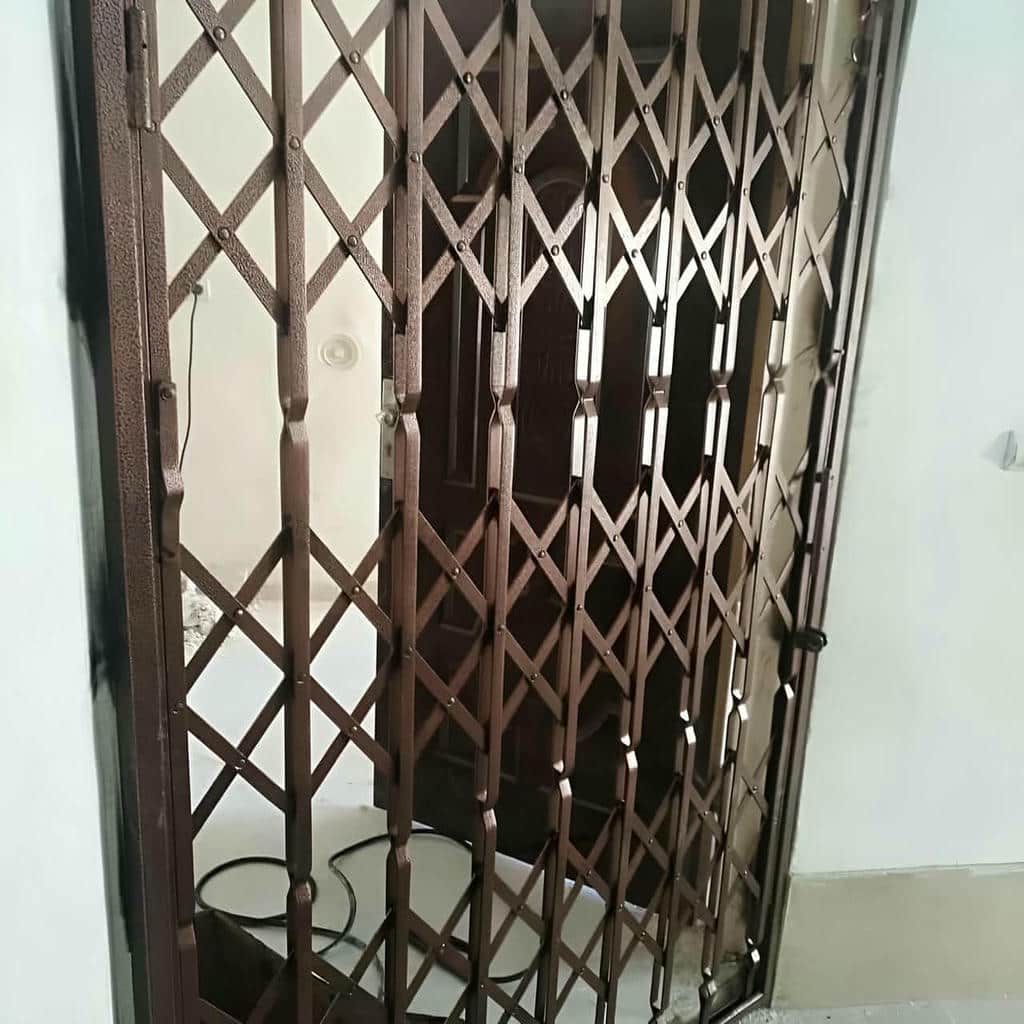 فروش درب آکاردئونی ساختمان چهارگل در نوشهر