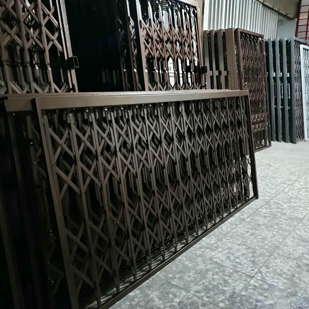 درب آکاردئونی حفاظ ساختمان در قائمشهر