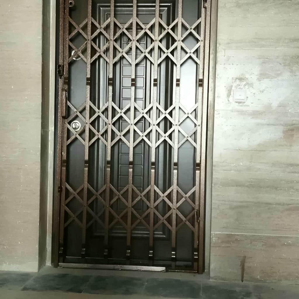 نصب درب آکاردئونی چهارگل در نسیم شهر