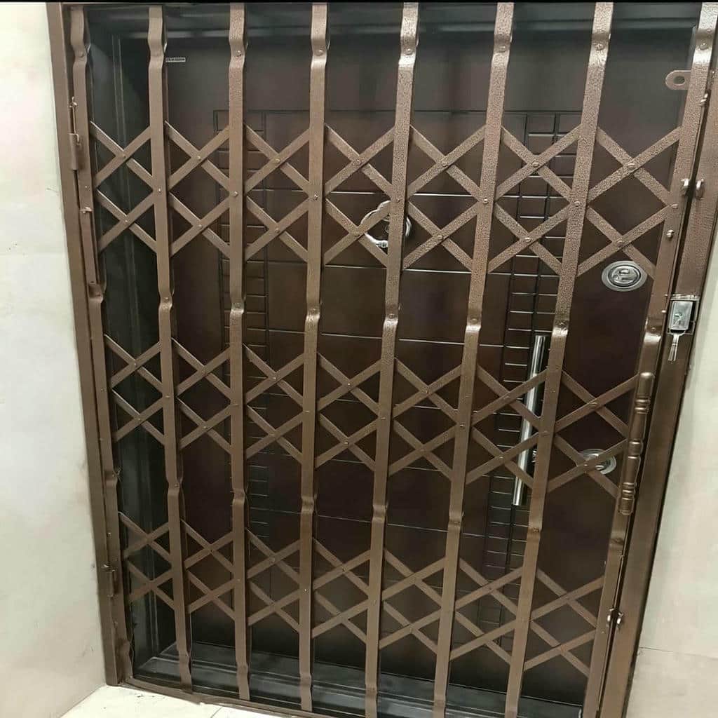 فروش درب آکاردئونی حفاظ ساختمان چهارگل در شیراز