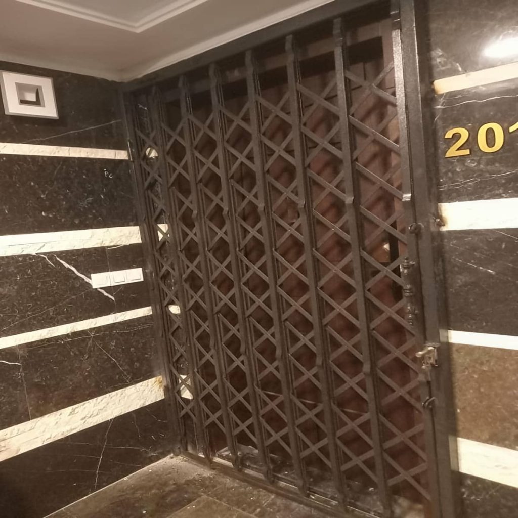 نصب درب آکاردئونی حفاظ ساختمان ضدزنگ در سمنان