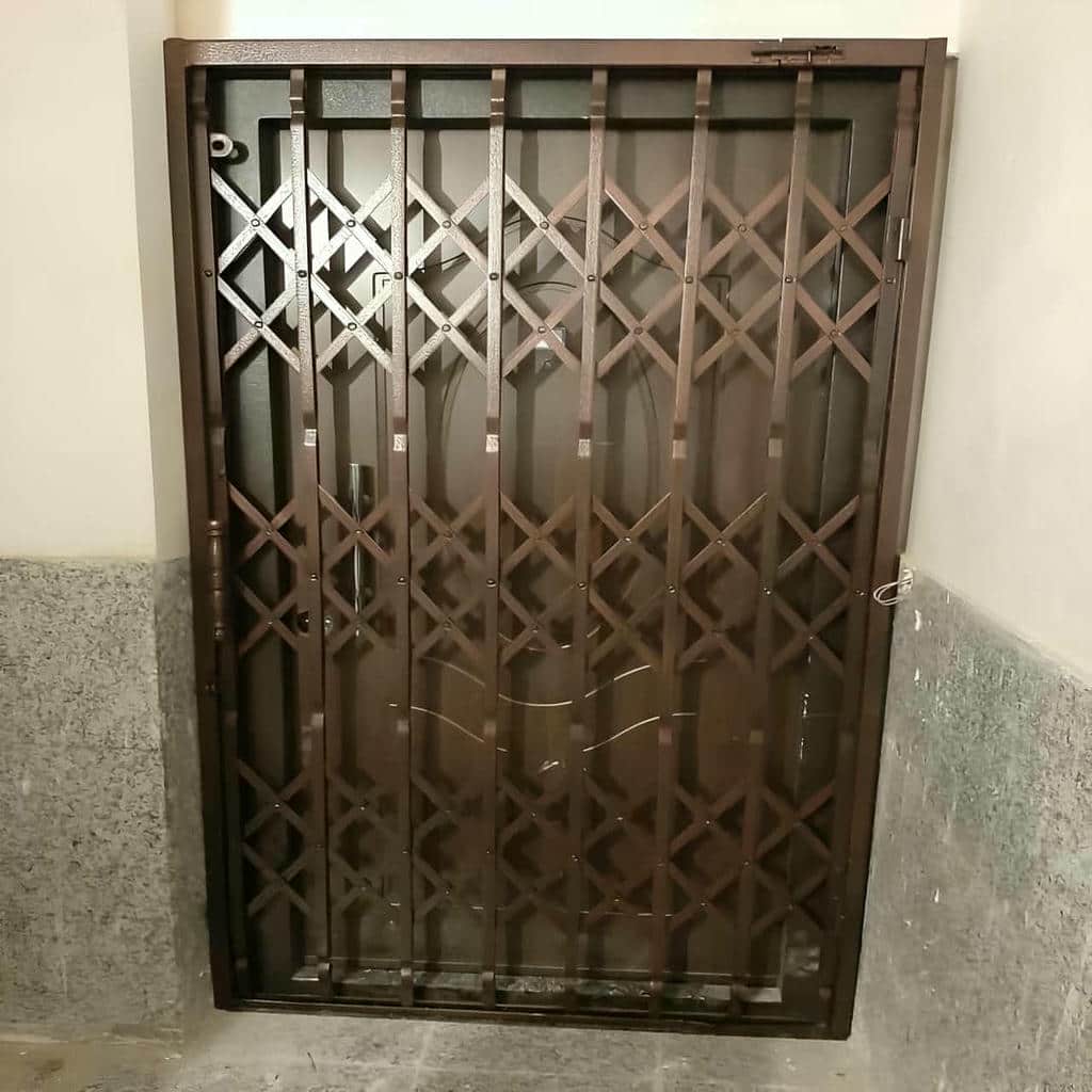 نصب درب آکاردئونی حفاظ ساختمان چهارگل در پرند