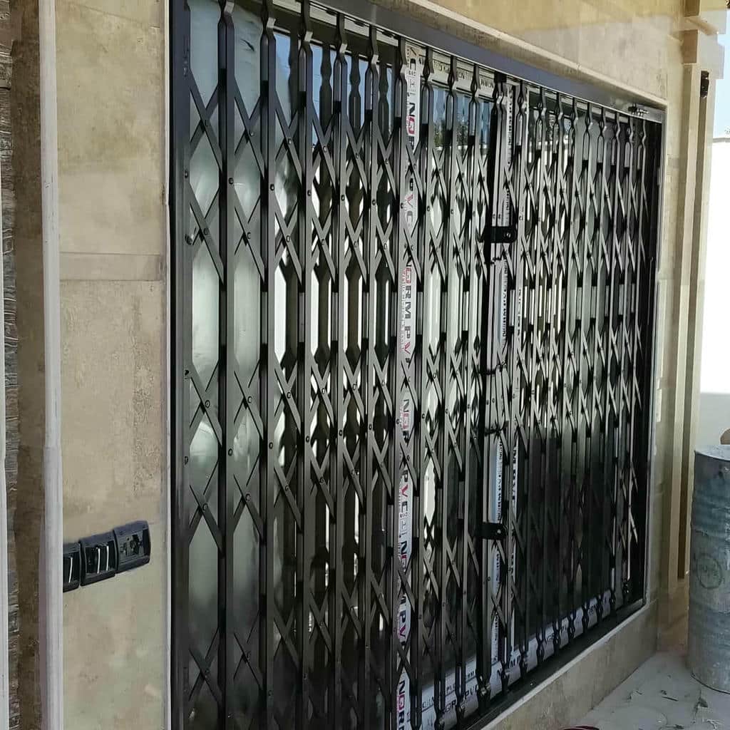 درب آکاردئونی حفاظ ساختمان در زاهدان