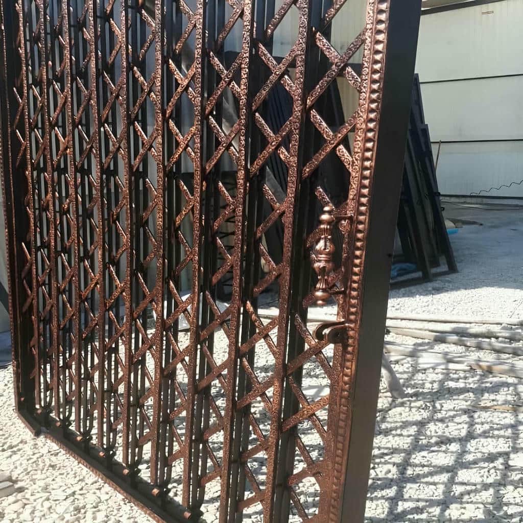 درب آکاردئونی حفاظ ساختمان در گرگان