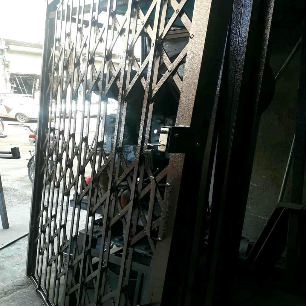 نصب درب آکاردئونی حفاظ ساختمان ضدزنگ در گرگان