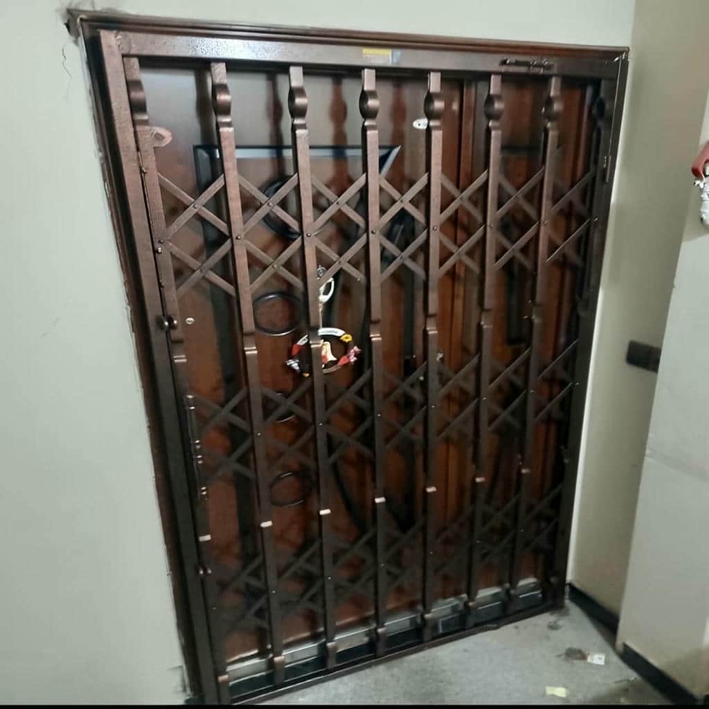 خرید درب آکاردئونی حفاظ ساختمان دوگل در اراک
