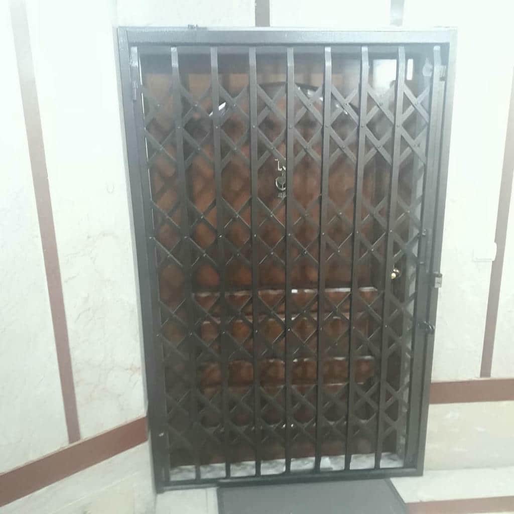 درب آکاردئونی حفاظ ساختمان در چابهار