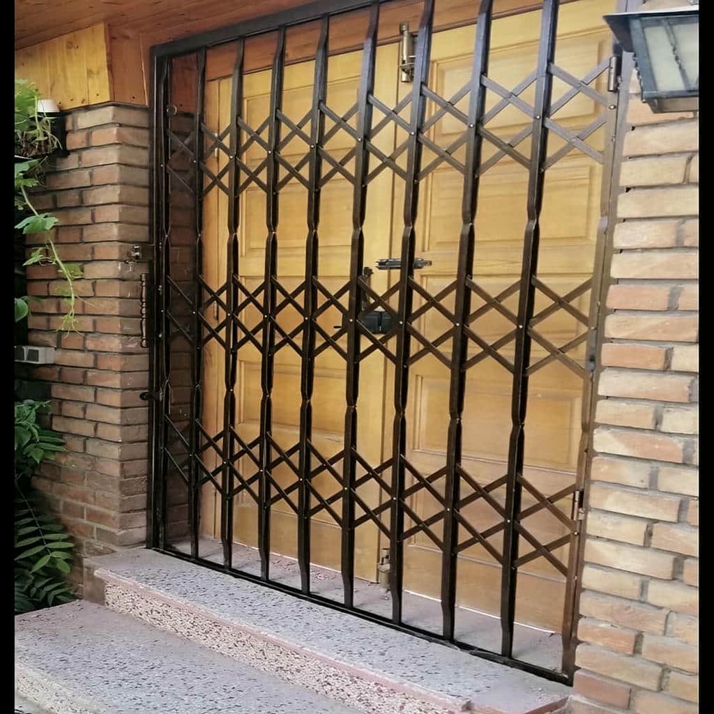 درب آکاردئونی حفاظ ساختمان در همدان