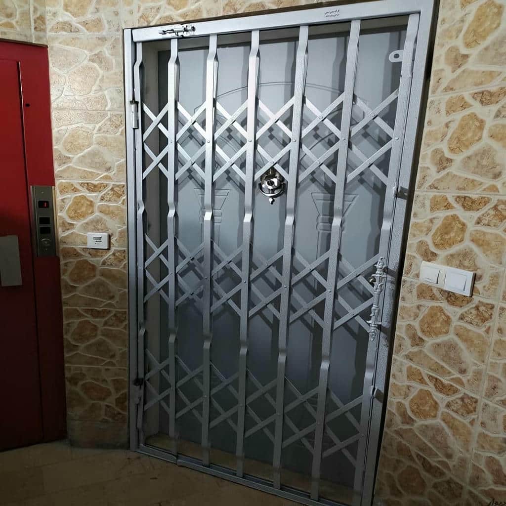 نصب درب آکاردئونی حفاظ ساختمان آپارتمان در بیرجند نصب درب آکاردئونی حفاظ ساختمان آپارتمان در بیرجند