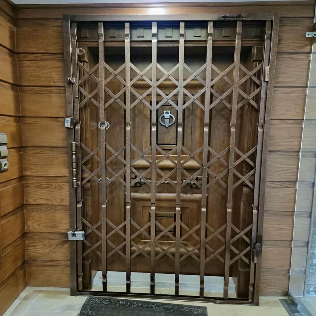 درب آکاردئونی حفاظ ساختمان در کردان