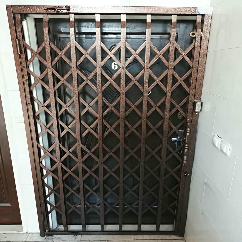 درب آکاردئونی حفاظ ساختمان در شیراز