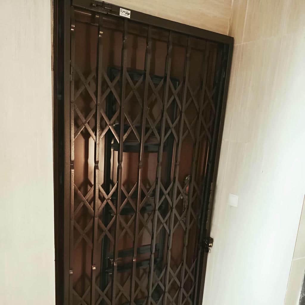 نصب درب آکاردئونی فرفورژه در طالقان