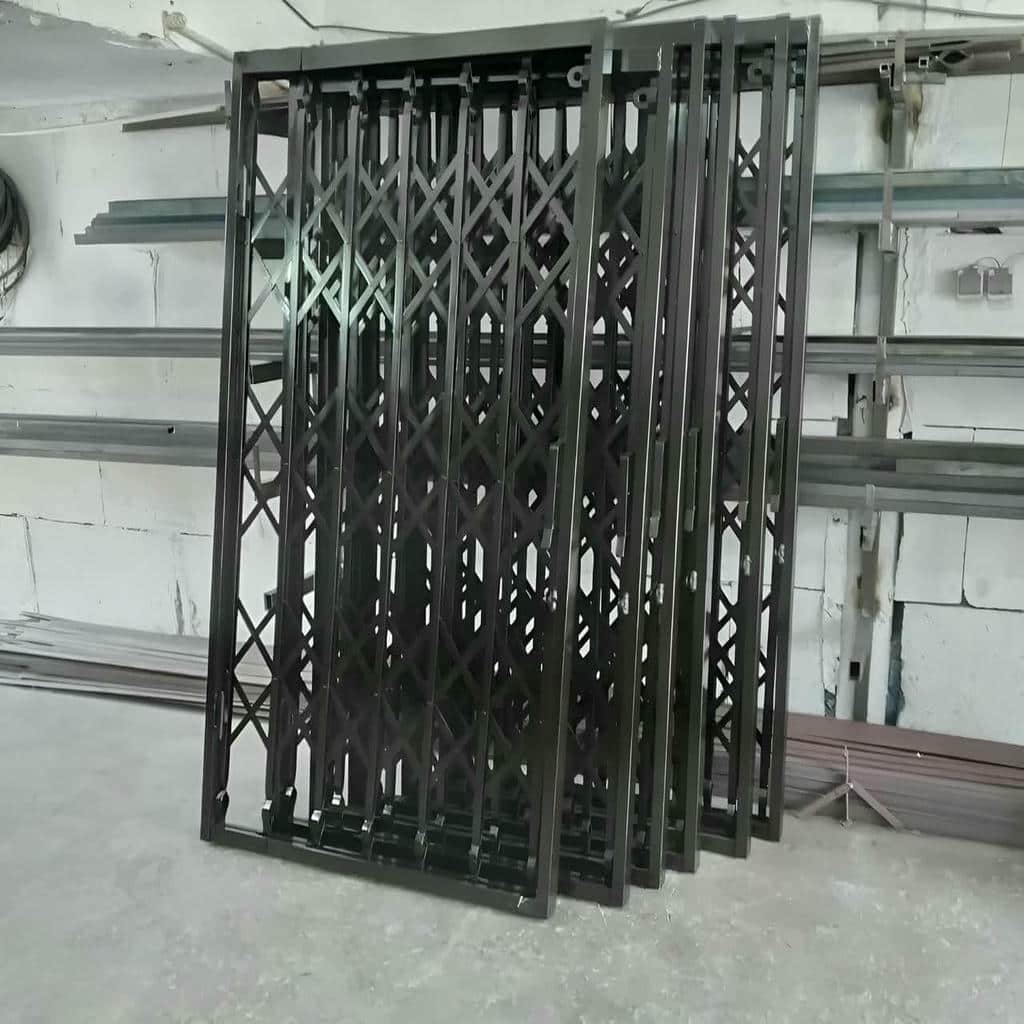 نصب درب آکاردئونی ساختمان چهارگل در رشت