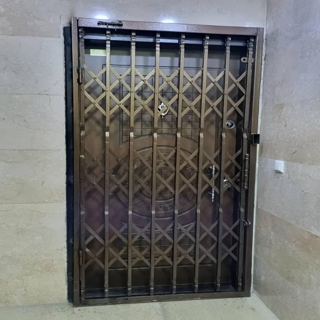 درب آکاردئونی حفاظ ساختمان در رفسنجان
