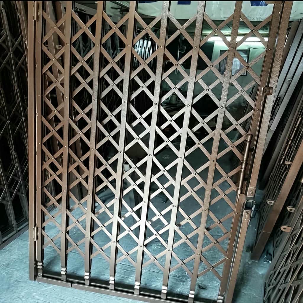 فروش درب آکاردئونی ساختمان چهارگل در اردبیل