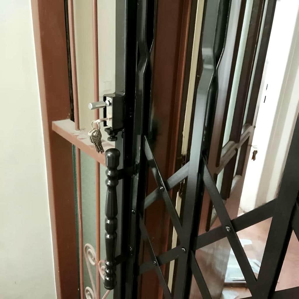 درب آکاردئونی حفاظ ساختمان در قم