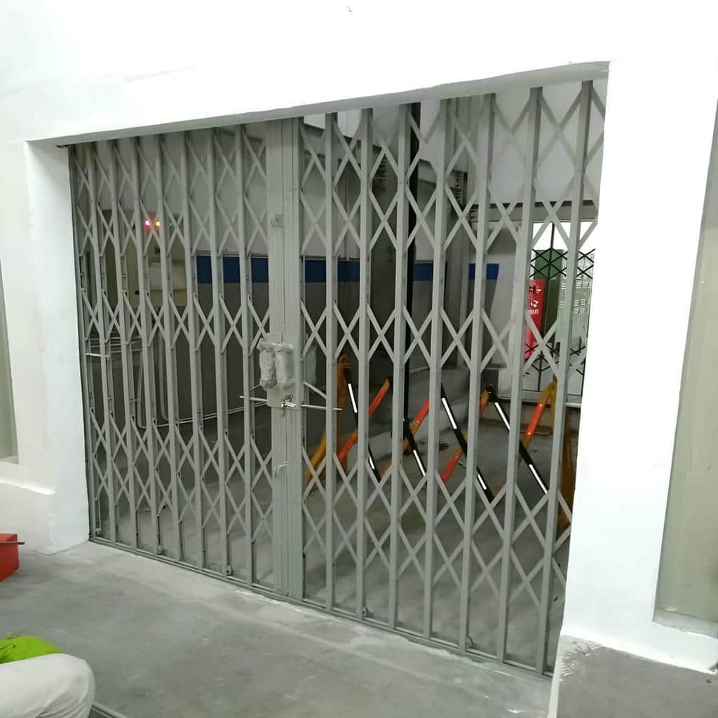 درب آکاردئونی حفاظ ساختمان در بومهن