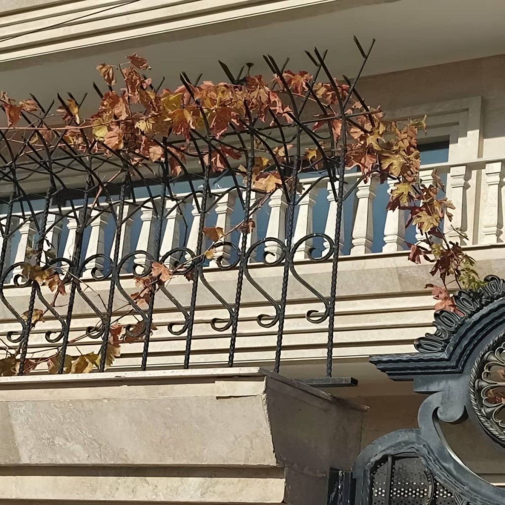 نصب حفاظ شاخ گوزنی ضدزنگ در مهرشهر کرج نصب حفاظ شاخ گوزنی ضدزنگ در مهرشهر کرج