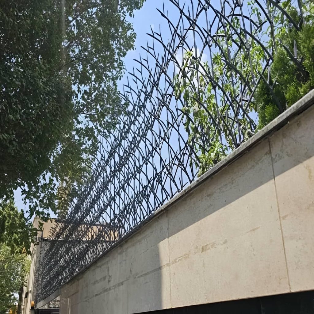 نصب حفاظ شاخ گوزنی رنگ ضدزنگ در مریوان