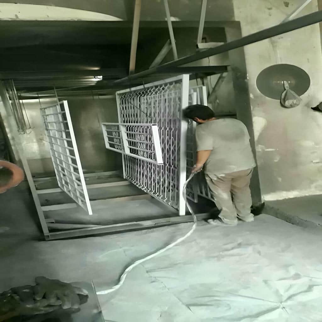 نصب نرده حفاظ پنجره بازشو در قائمشهر