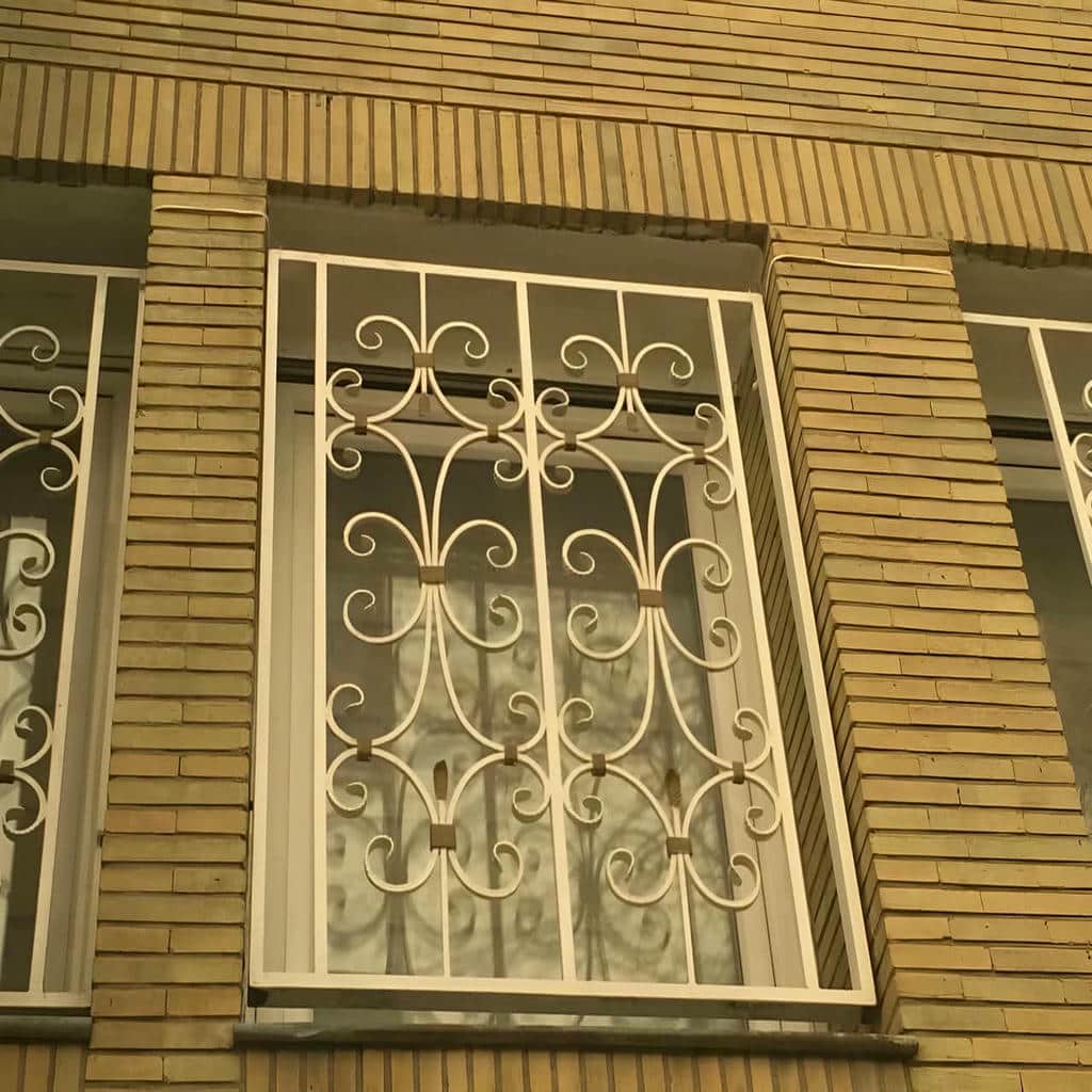 نصب نرده حفاظ پنجره مدرن در آبسرد