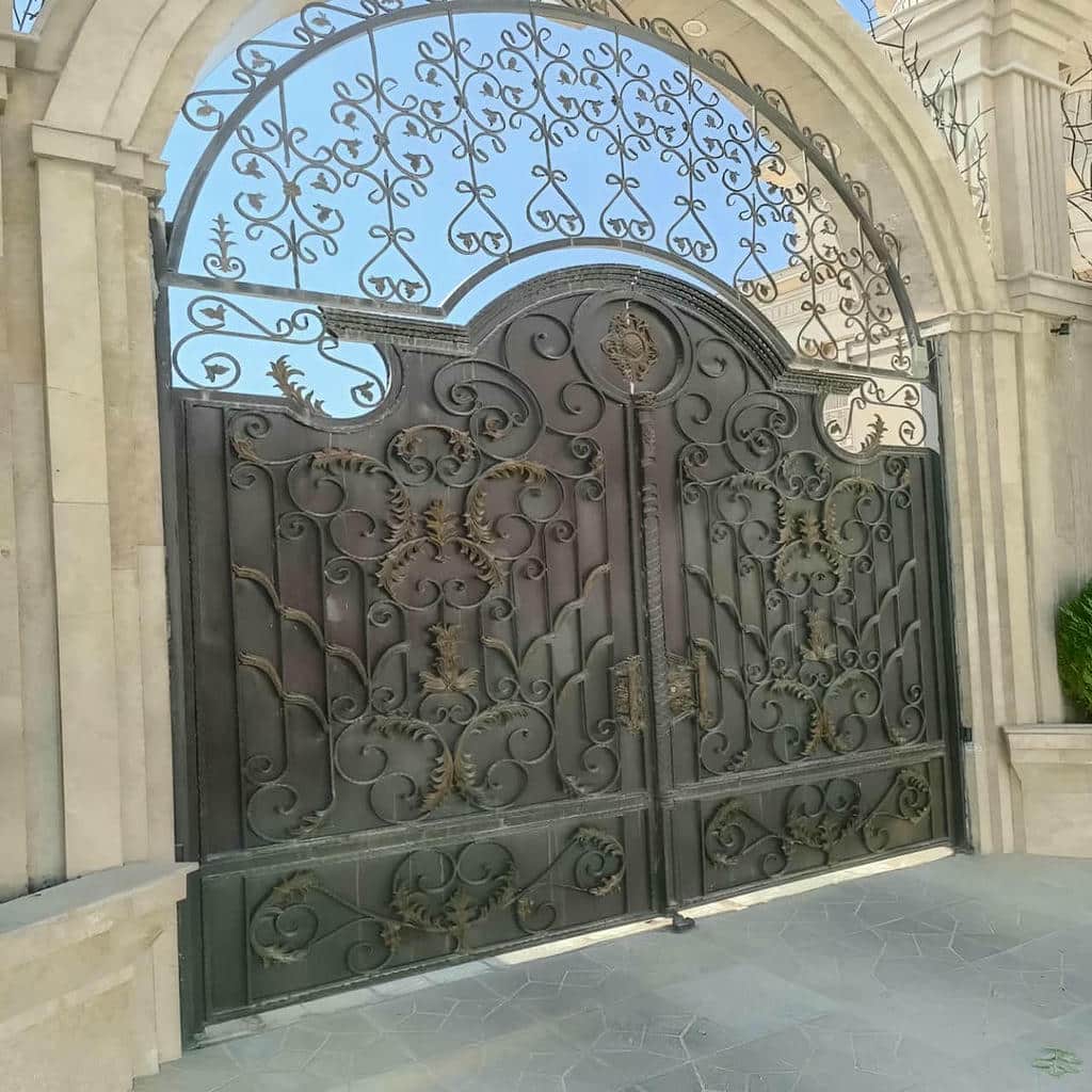 خرید درب پارکینگ فلزی حیاط فرفورژه در آمل