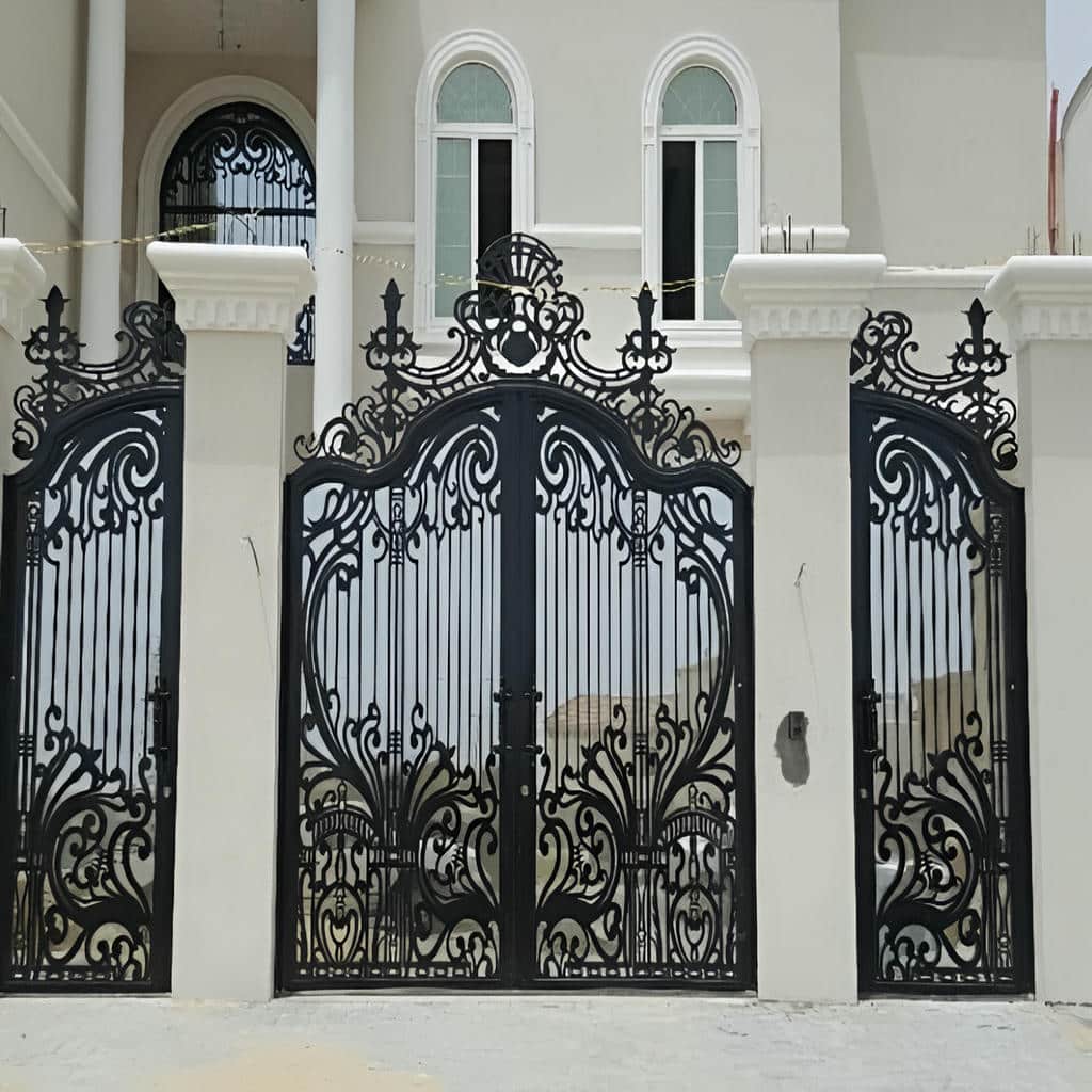 درب پارکینگ فلزی حیاط در همدان