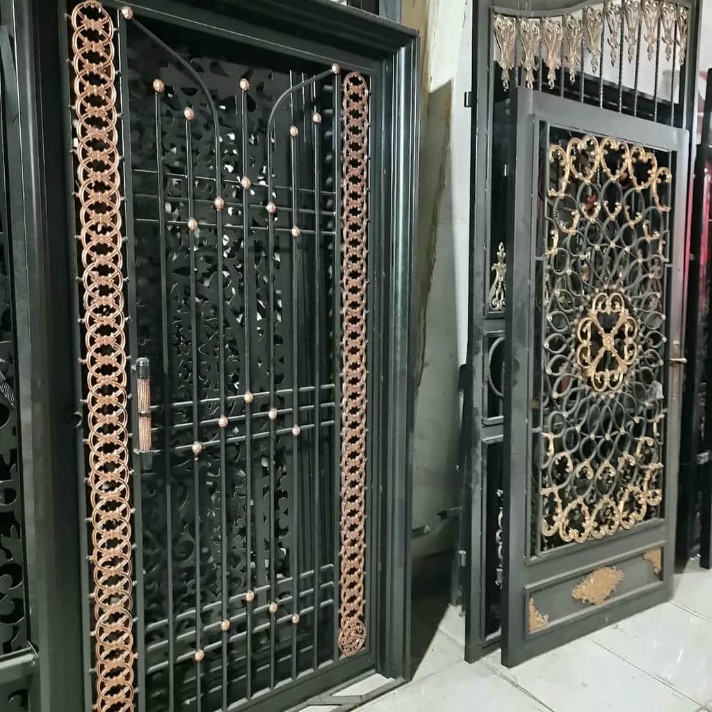 درب پارکینگ فلزی حیاط در پردیس