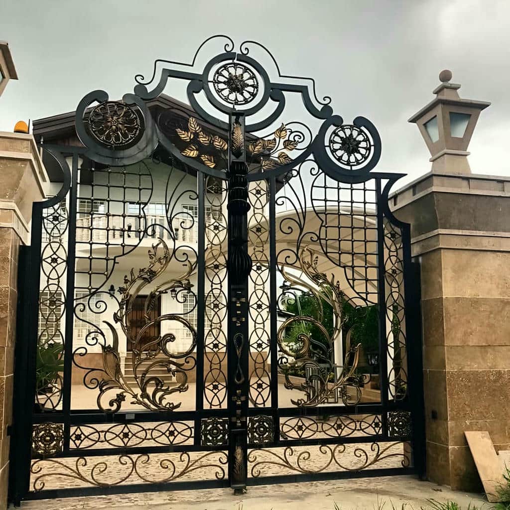 درب پارکینگ فلزی حیاط در چالوس