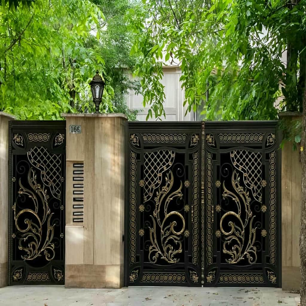 نصب درب پارکینگ فلزی حیاط مدرن در رشت