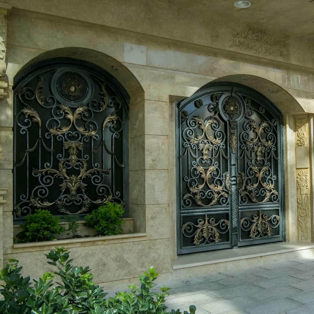خرید درب پارکینگ فلزی حیاط فرفورژه در بومهن