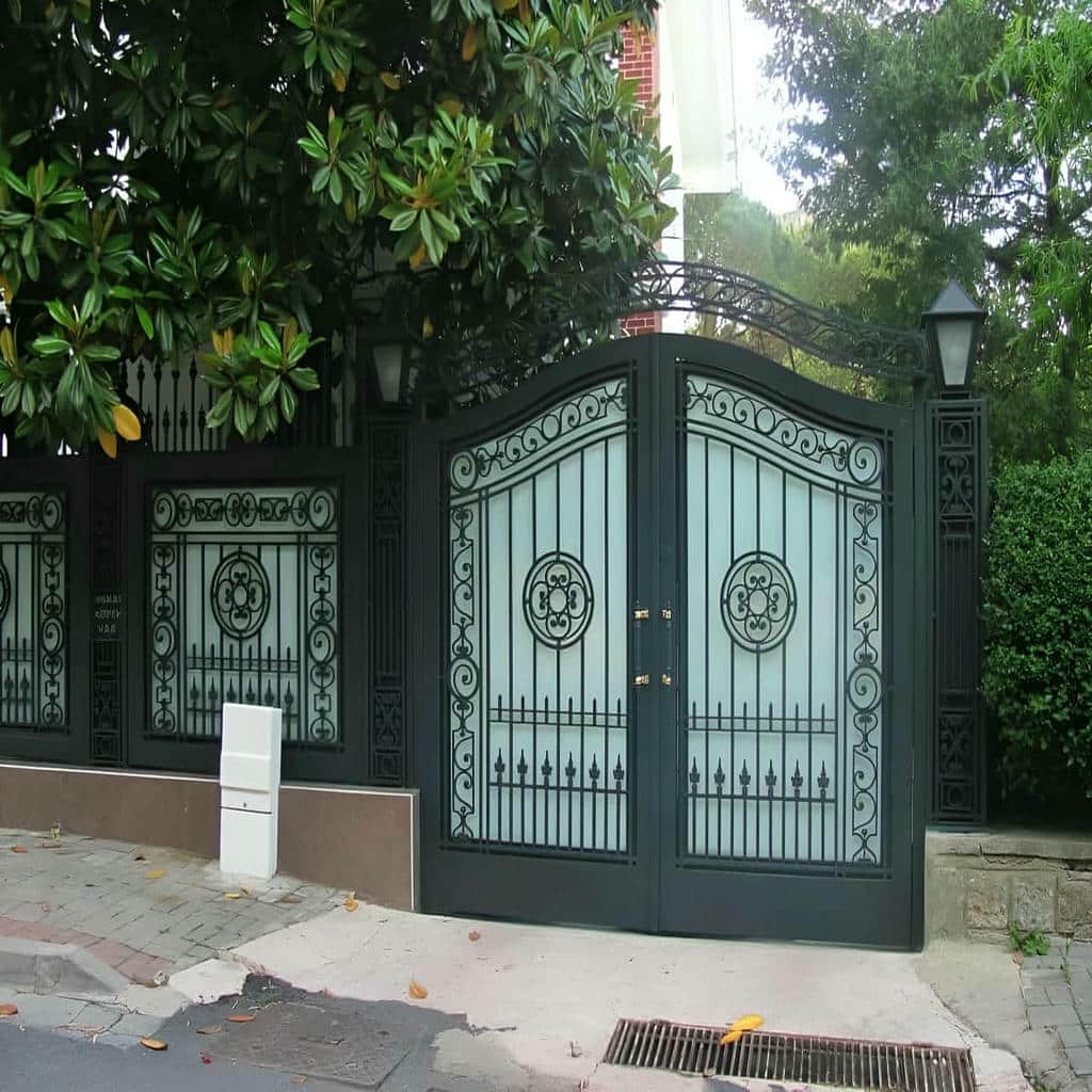 خرید درب پارکینگ فلزی حیاط آهنی در کرمان خرید درب پارکینگ فلزی حیاط آهنی در کرمان