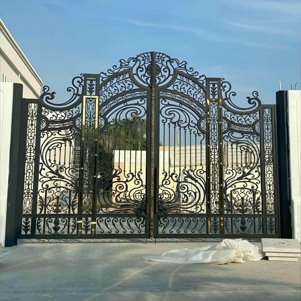 درب پارکینگ فلزی حیاط در سنندج