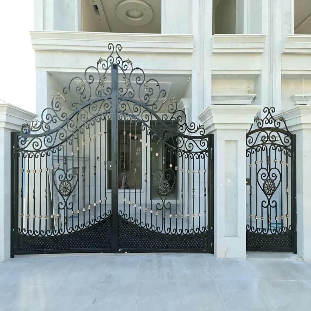 قیمت درب پارکینگ فلزی حیاط فرفورژه در کاشان