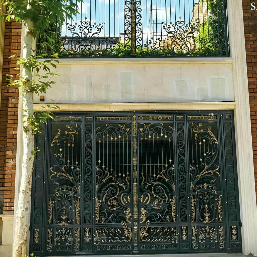 نصب درب پارکینگ فلزی حیاط باغ در سیرجان